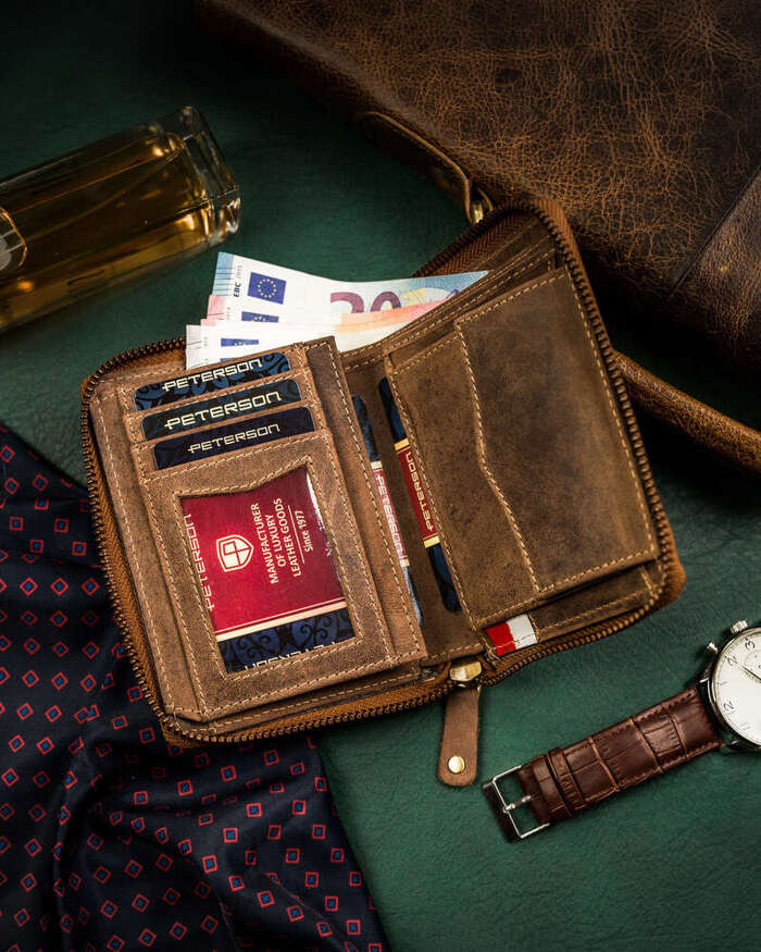 Duży, skórzany portfel męski z systemem RFID — Peterson