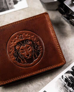 Peterson Duży  skórzany portfel męski z tłoczeniem przedstawiającym znak zodiaku Lew